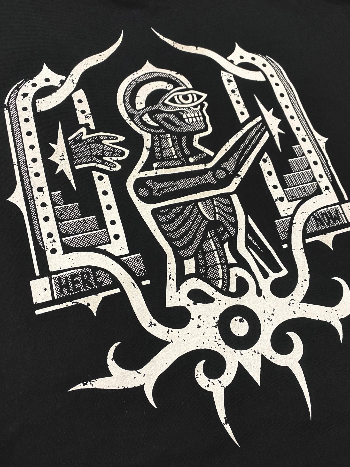 LONG SLEEVE / HERE AND NOW